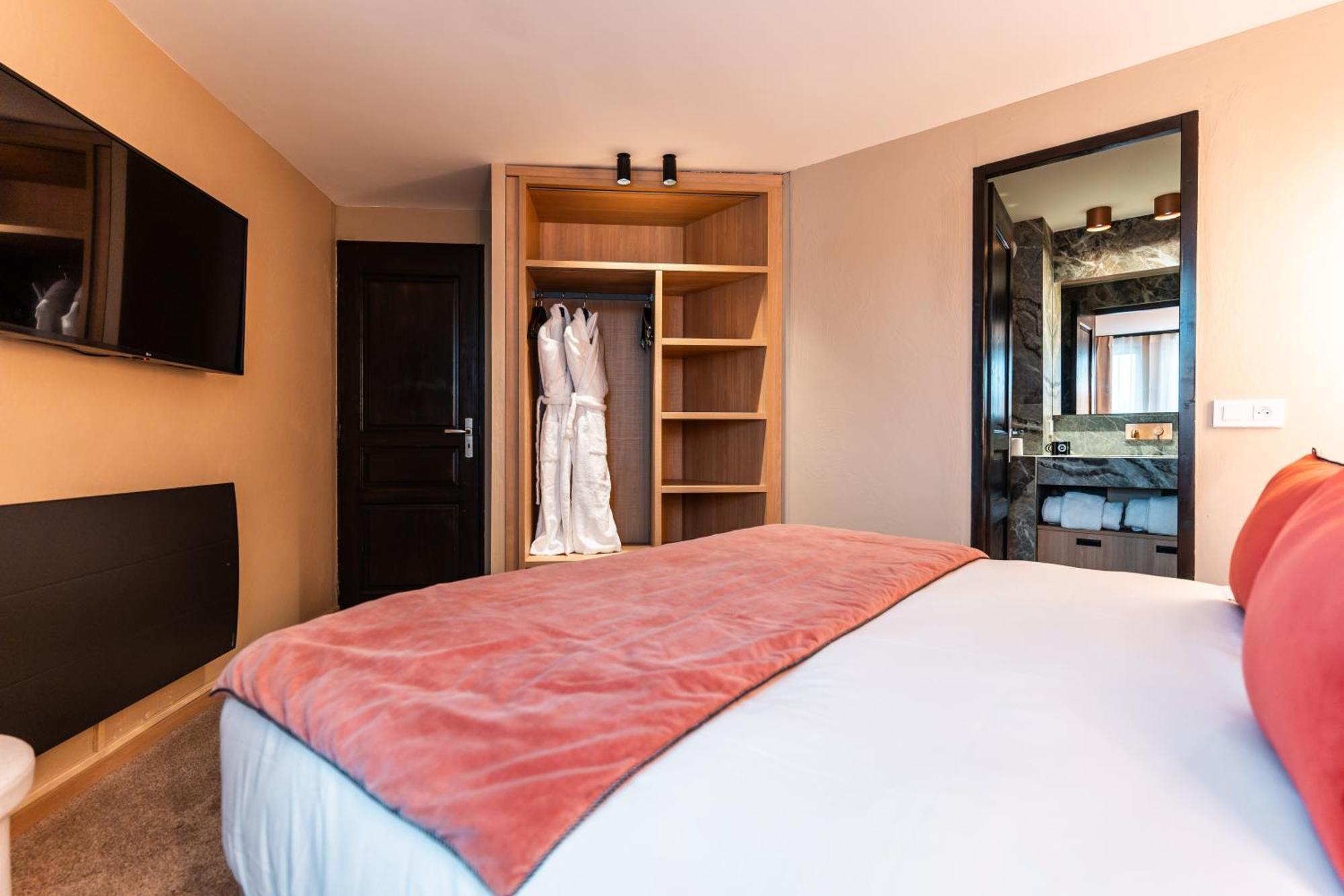 Hotel Fahrenheit Seven Courchevel Zimmer foto