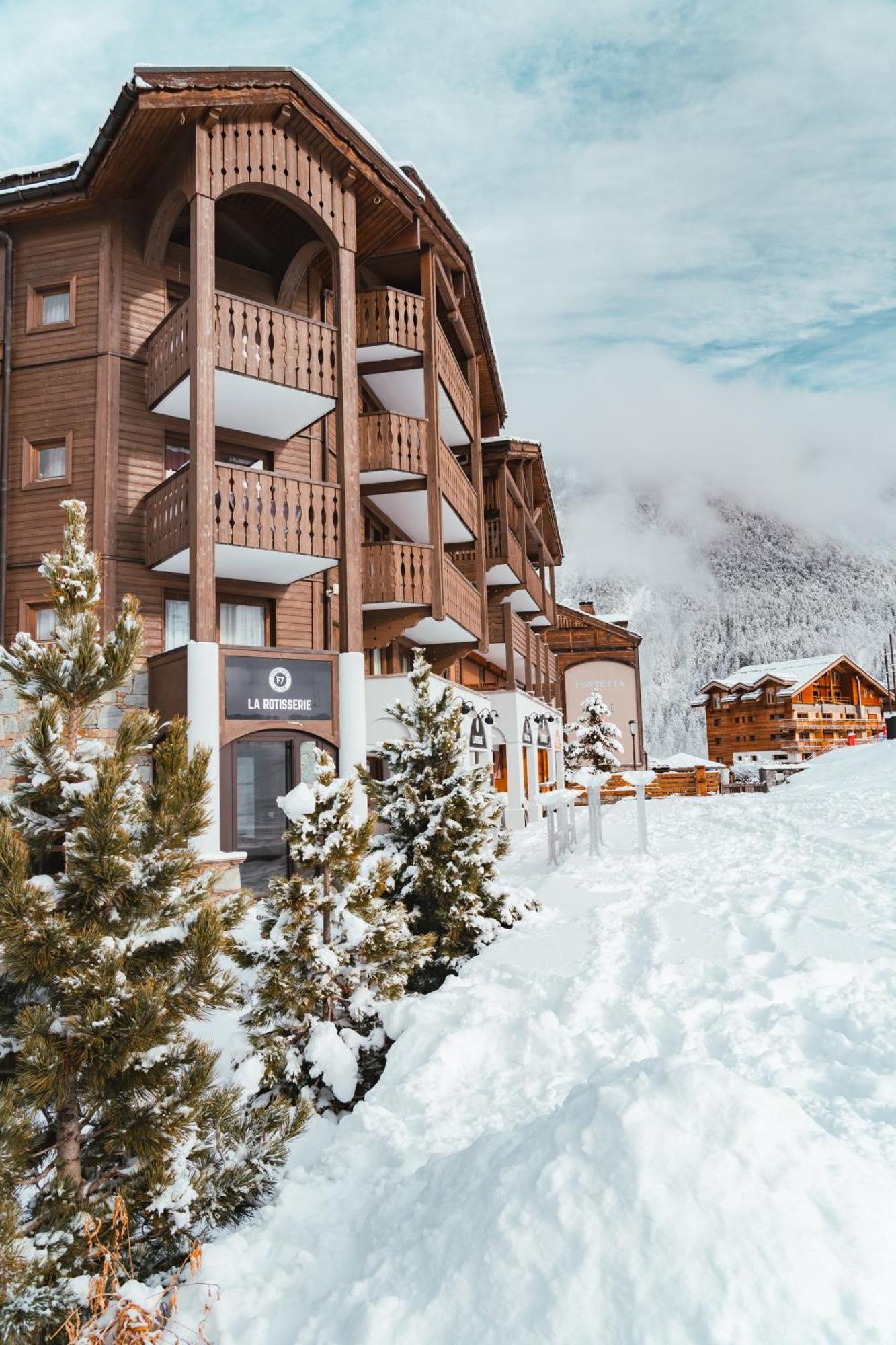 Hotel Fahrenheit Seven Courchevel Exterior foto