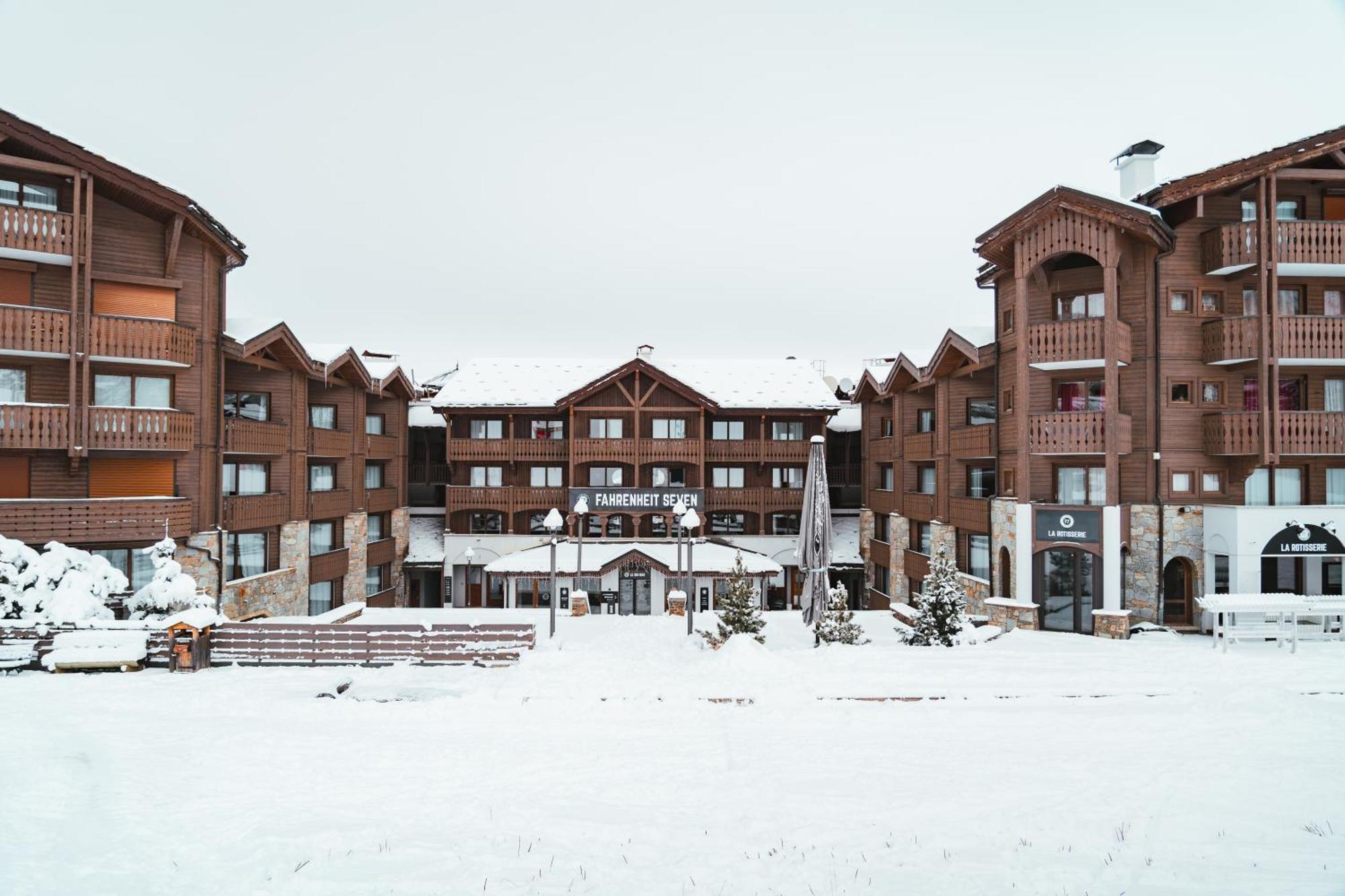 Hotel Fahrenheit Seven Courchevel Exterior foto